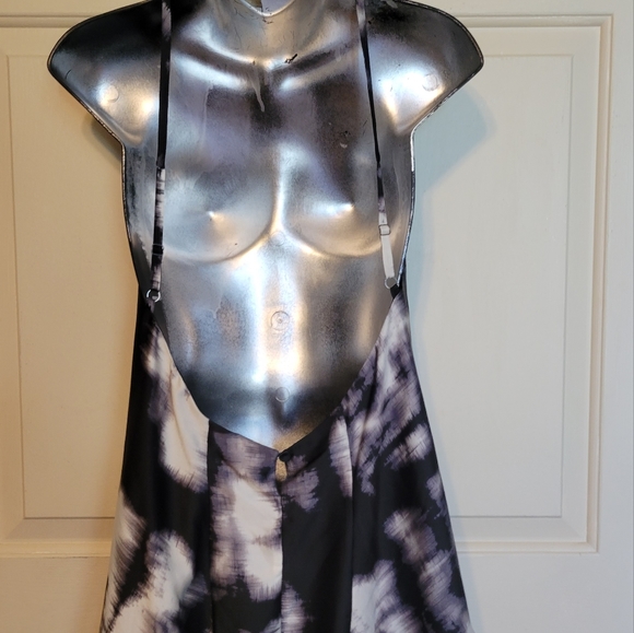 BCBGMAXAZRIA dana open back halter top - Picture 7 of 13